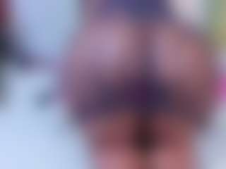 Live cam show with Danna Brown - Black MILF on Camsoda