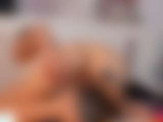 emmabum's Live Sex Cam Show