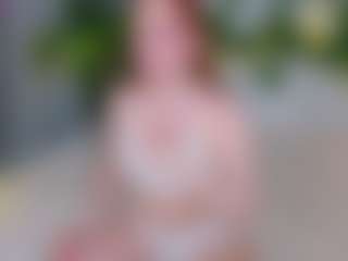 Live cam show with Elfa Mirielle - Spank Red Hair on friskycurves.com