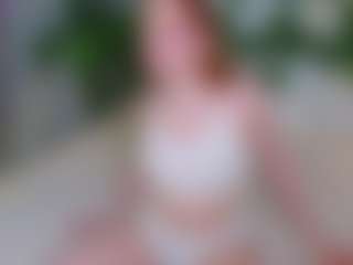 Live cam show with Elfa Mirielle - Red Hair on SpunkLive