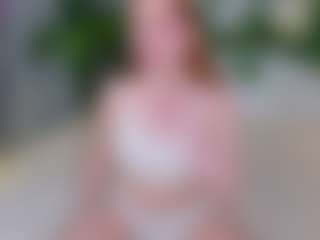 Live cam show with Elfa Mirielle - Red Hair on SxyPornLive