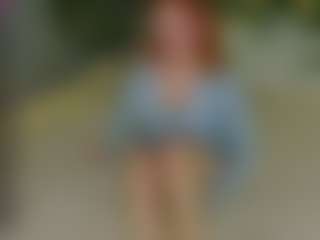 Live cam show with Elfa Mirielle - Gray Eyes on Dolls Live