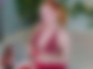 Live cam show with Elfa Mirielle - Moan on CamClone