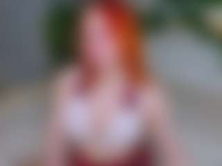 Live cam show with Elfa Mirielle - Green Eyes on CamClone