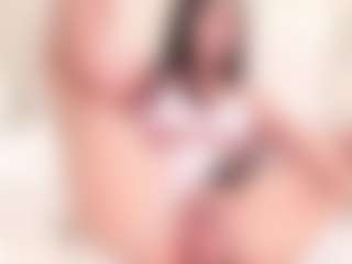 Live cam show with Sassy Girl - Living Room on Hubzter Live