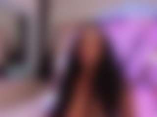 Live cam show with Elaine Brown - Outside on Pornisteam.com