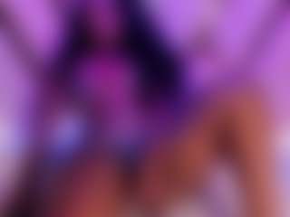 Live cam show with Elaine Brown - Outside on Mixed Magazine Live