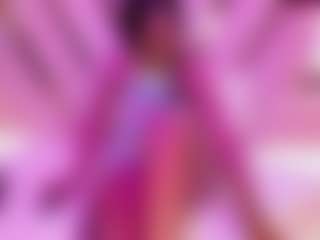 Live cam show with Elaine Brown - Outside on CamClone