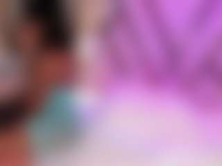 Live cam show with Elaine Brown - Outside on Lustler
