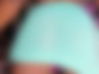 Live cam show with Elaine Brown - Outside on CamClone