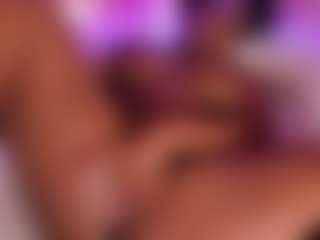Show en direct avec Elaine Brown - Black Shaved Pussy sur Camsoda