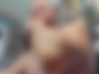 HugeMuscles's Live Sex Cam Show