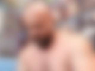 HugeMuscles's Live Sex Cam Show