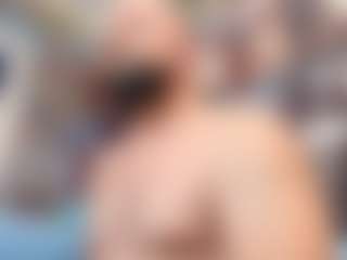 HugeMuscles's Live Sex Cam Show