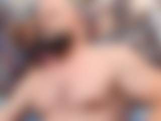 HugeMuscles's Live Sex Cam Show