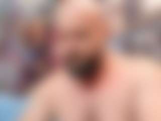 Live cam show with HugeMuscles - Smoking on SquirtSoMuch