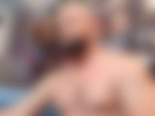 HugeMuscles's Live Sex Cam Show