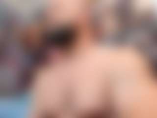 HugeMuscles's Live Sex Cam Show