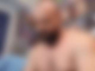 HugeMuscles's Live Sex Cam Show