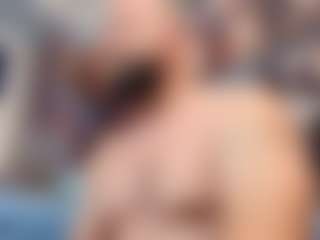 HugeMuscles's Live Sex Cam Show