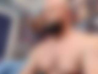 HugeMuscles's Live Sex Cam Show