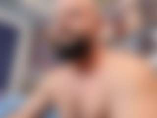HugeMuscles's Live Sex Cam Show