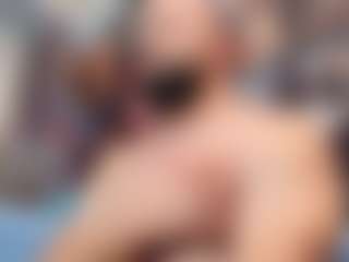 HugeMuscles's Live Sex Cam Show