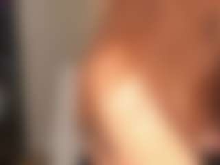 MoonLovee's Live Sex Cam Show