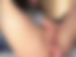 MoonLovee's Live Sex Cam Show