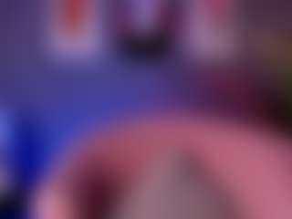 Live cam show with Sami Hills - Green Eyes on chickslive.net