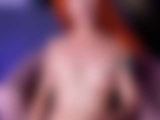 Live cam show with Sami Hills - Green Eyes on friskycurves.com