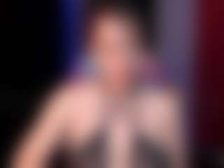 Live cam show with Mia - Shaved Pussy Brown Hair on CamClone