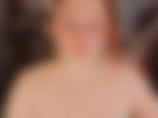 Live cam show with Carolina - Facial Piercings on Gym Cam Girls