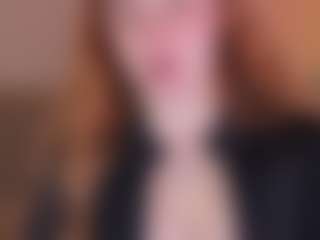 Live cam show with Carolina - Bedroom Red Hair on makecum.org