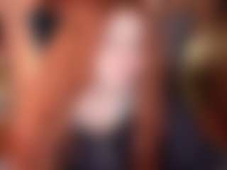Live cam show with Carolina - Red Hair on StripNow