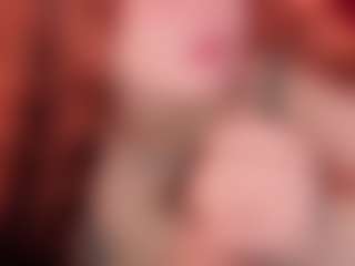 Live cam show with Carolina - Brown Eyes Red Hair on Hubzter Live