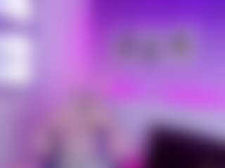 isabella-queens's Live Sex Cam Show
