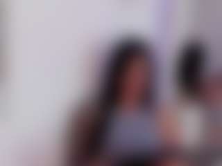Live cam show with Cylie Lee - Skinny on CamClone