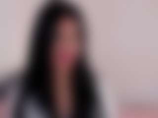 Live cam show with Cylie Lee - Moaning on Milfs Live