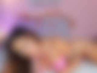 Live cam show with Briana Thompson - Moaning on Camsoda