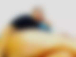 CocoFlames75 MILF webcam performer live streaming