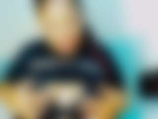CocoFlames75 MILF webcam performer live streaming