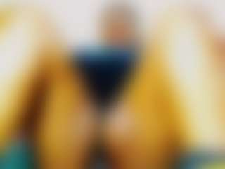 CocoFlames75 MILF webcam performer live streaming