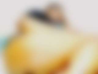 CocoFlames75 MILF webcam performer live streaming