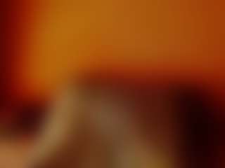 CocoFlames75 MILF webcam performer live streaming