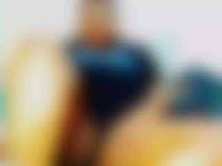Live cam show with CocoFlames75 - Bedroom Mature on Chatstar