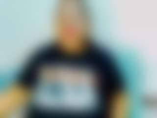Live cam show with CocoFlames75 - Middle Aged on Stripli.com