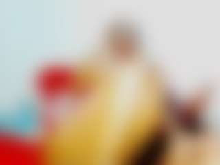 CocoFlames75 MILF webcam performer live streaming