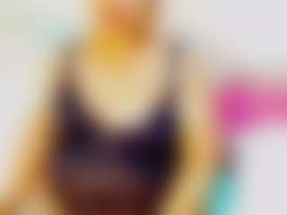 Live cam show with CocoFlames75 - Ebony MILF on Dare Cams