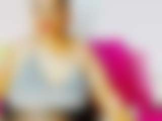 Show de câmera ao vivo com CocoFlames75 - Black MILF no Camsoda